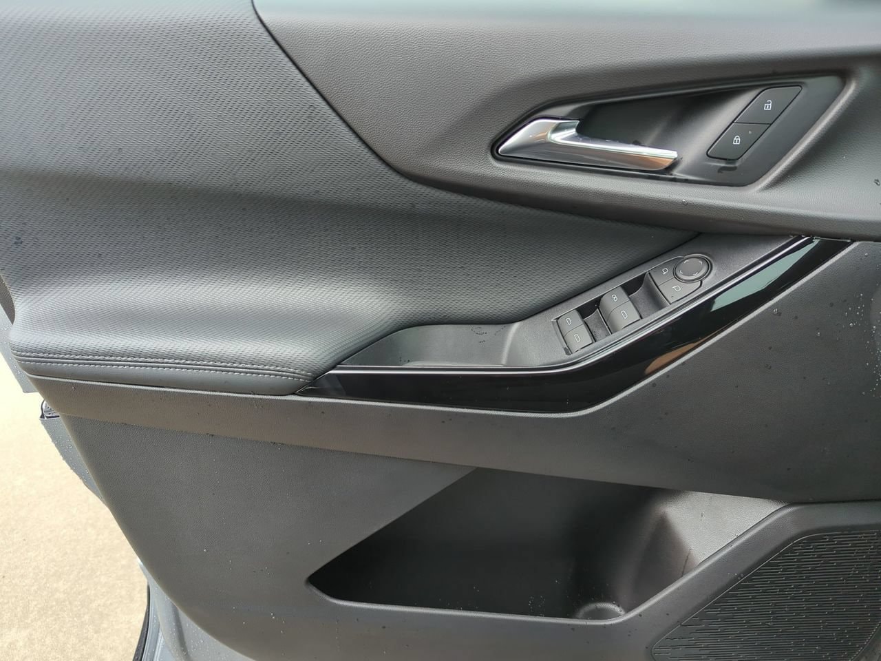 2027 Chevrolet Equinox LT - Photo 19
