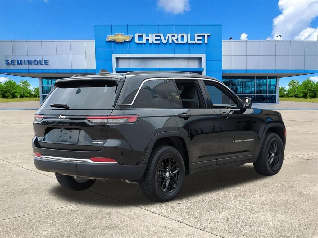 Used 2025 Jeep Grand Cherokee Laredo X 4x4 SUV