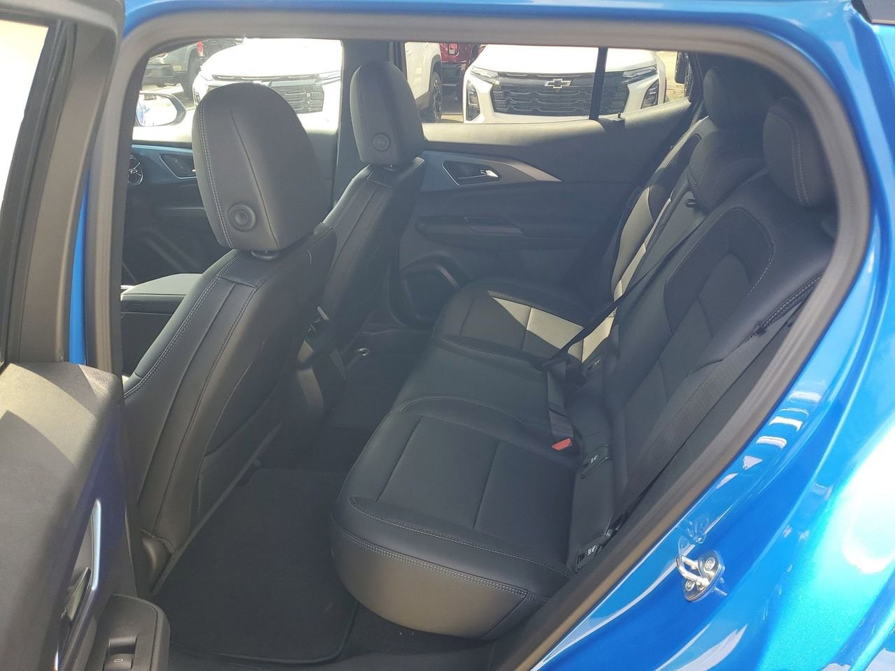 2025 Chevrolet Equinox EV LT - Photo 11