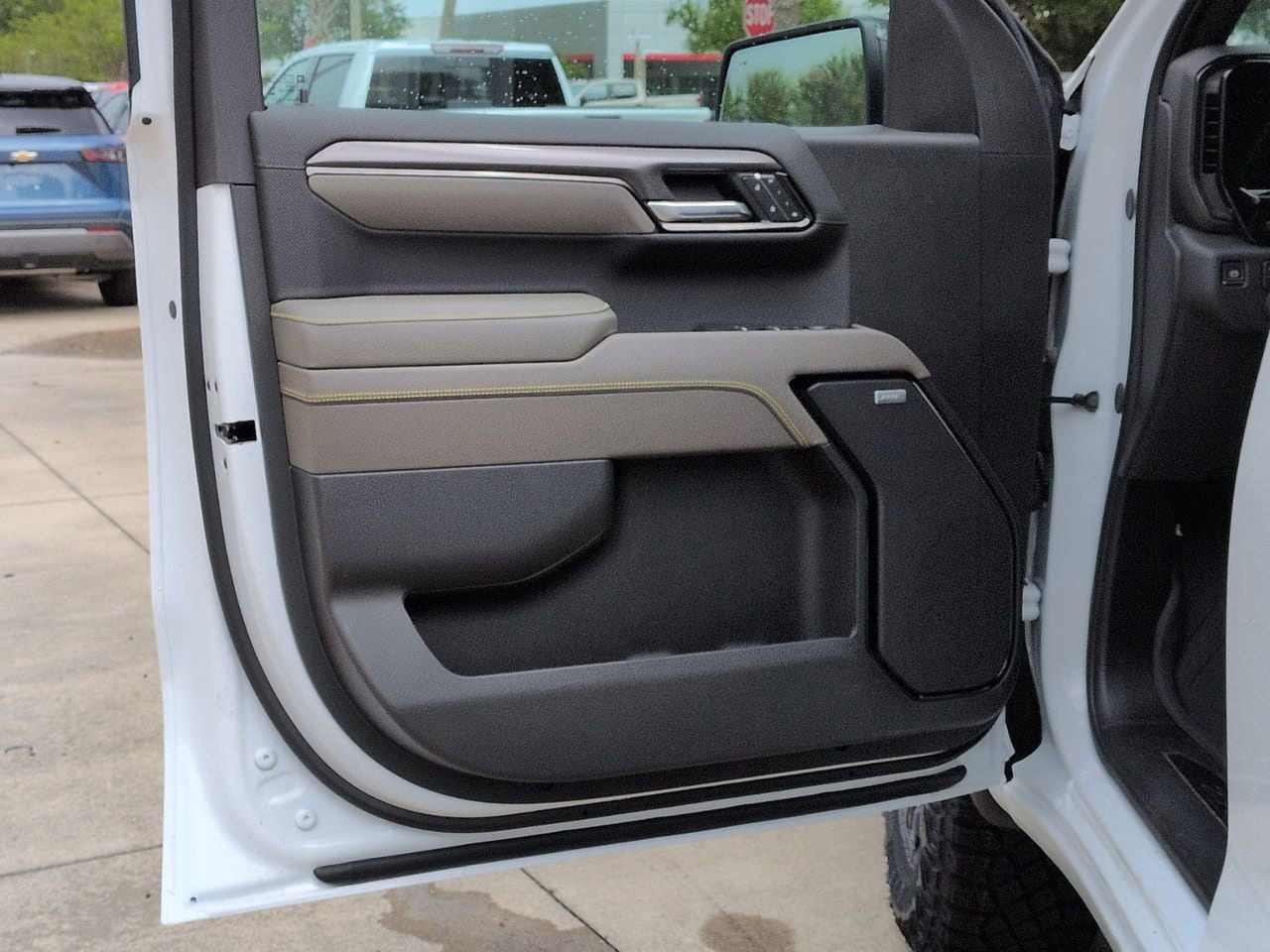 2026 Chevrolet Silverado 1500 ZR2 - Photo 8