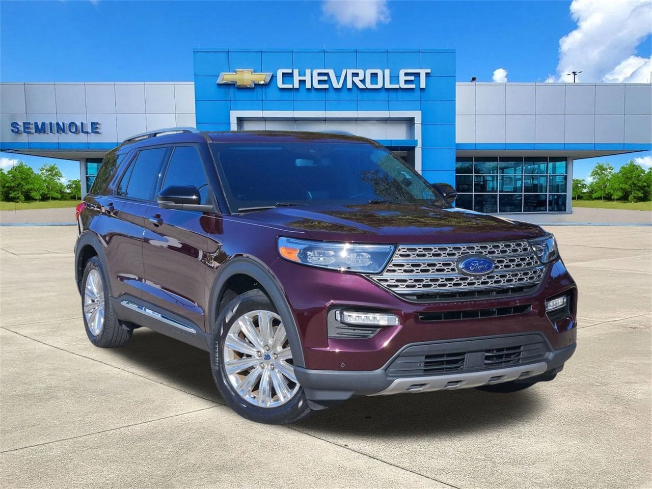 2023 Ford Explorer Limited's photo