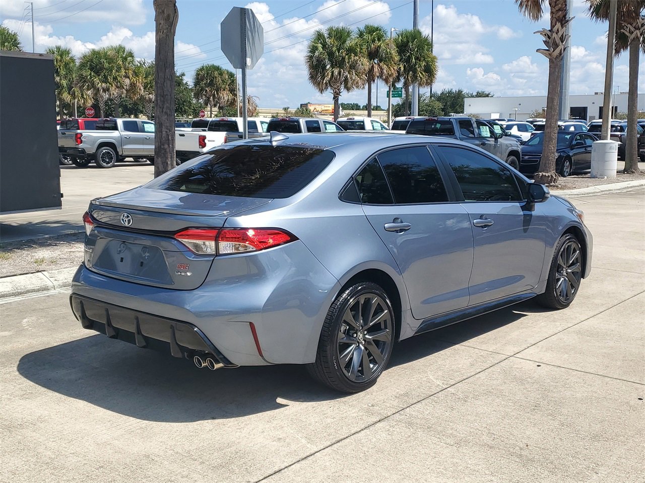 2025 Toyota Corolla Hybrid LE photo 4
