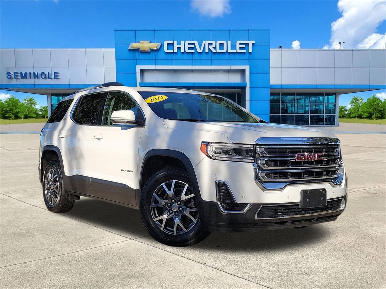 2023 GMC Acadia SLT's photo
