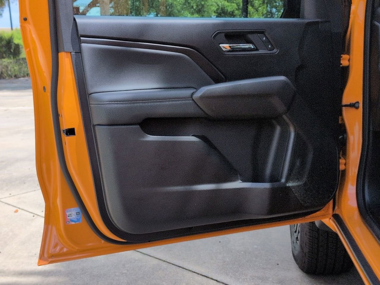 2025 Chevrolet Colorado LT - Photo 8