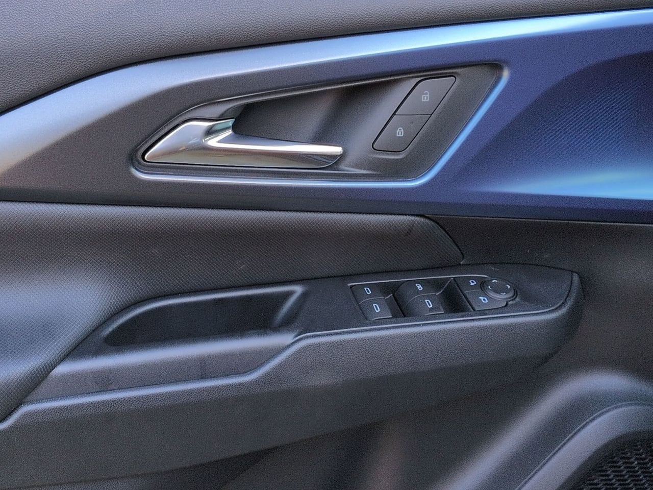2026 Chevrolet Equinox EV 2LT - Photo 8