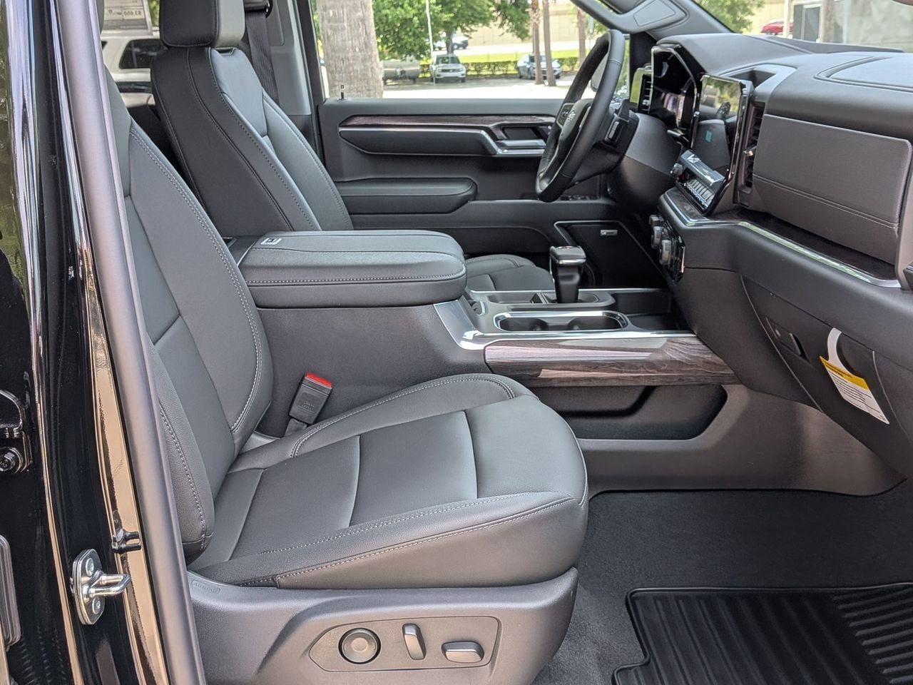 2026 Chevrolet Silverado 1500 LTZ - Photo 25