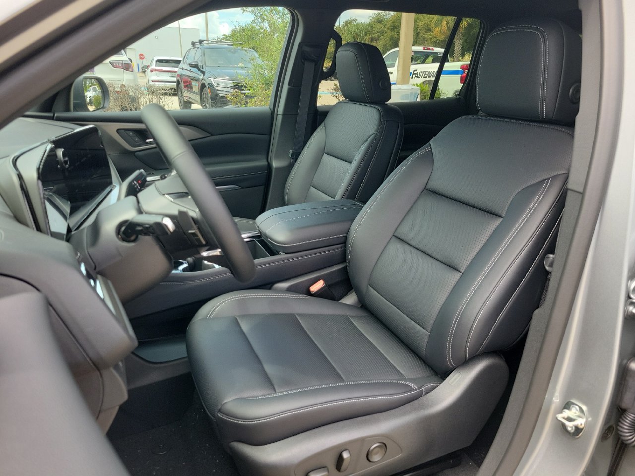 2027 Chevrolet Traverse LT - Photo 15