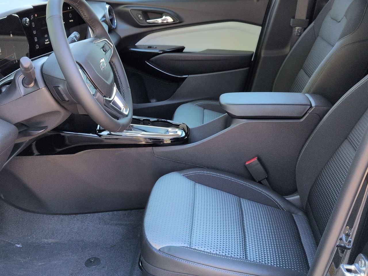 2026 Chevrolet Trax LT - Photo 19