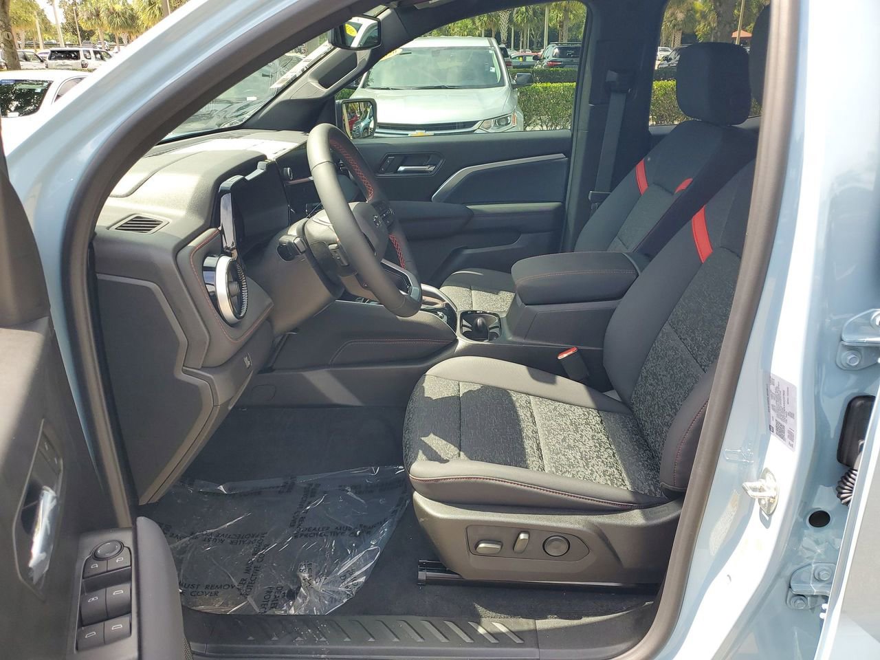 2025 Chevrolet Colorado Z71 - Photo 16