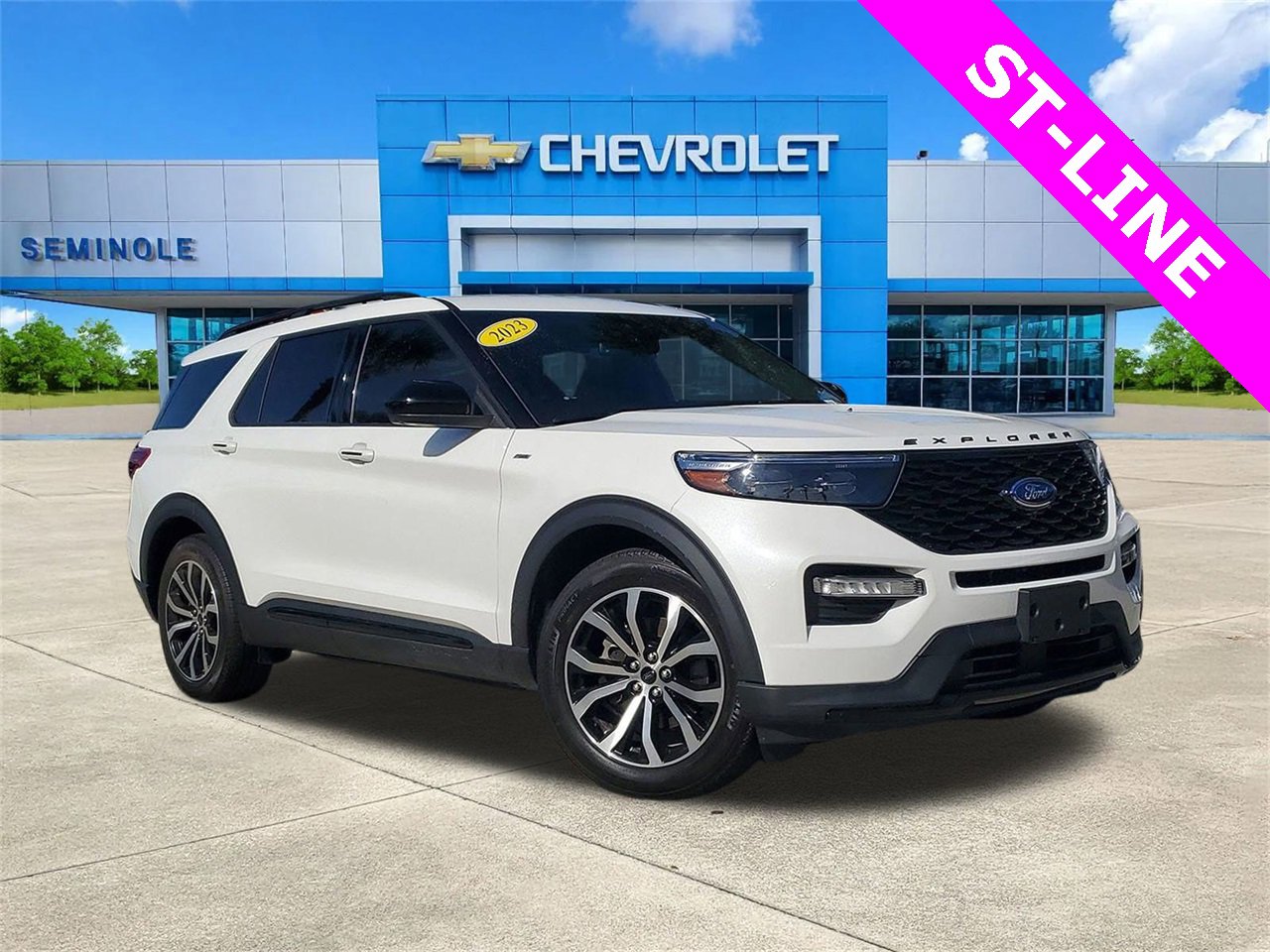 2023 Ford Explorer ST-LINE's photo