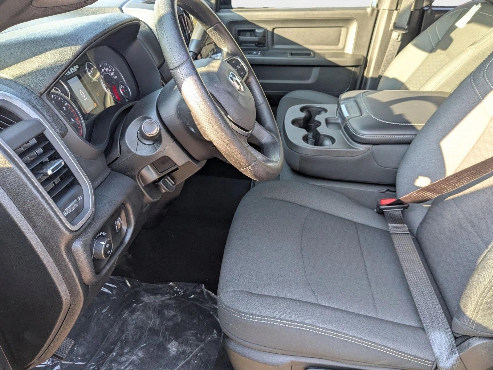 2025 Ram 2500 Tradesman photo 4