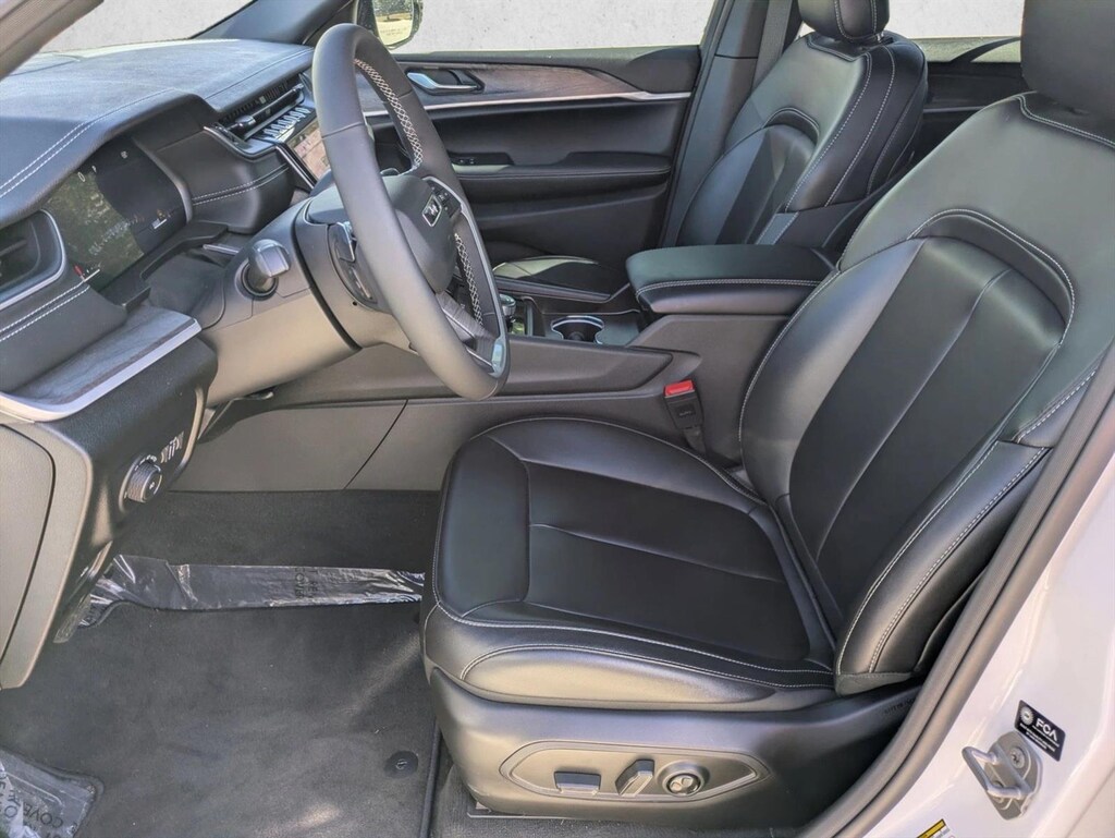 New 2025 Jeep Grand Cherokee Limited SUV