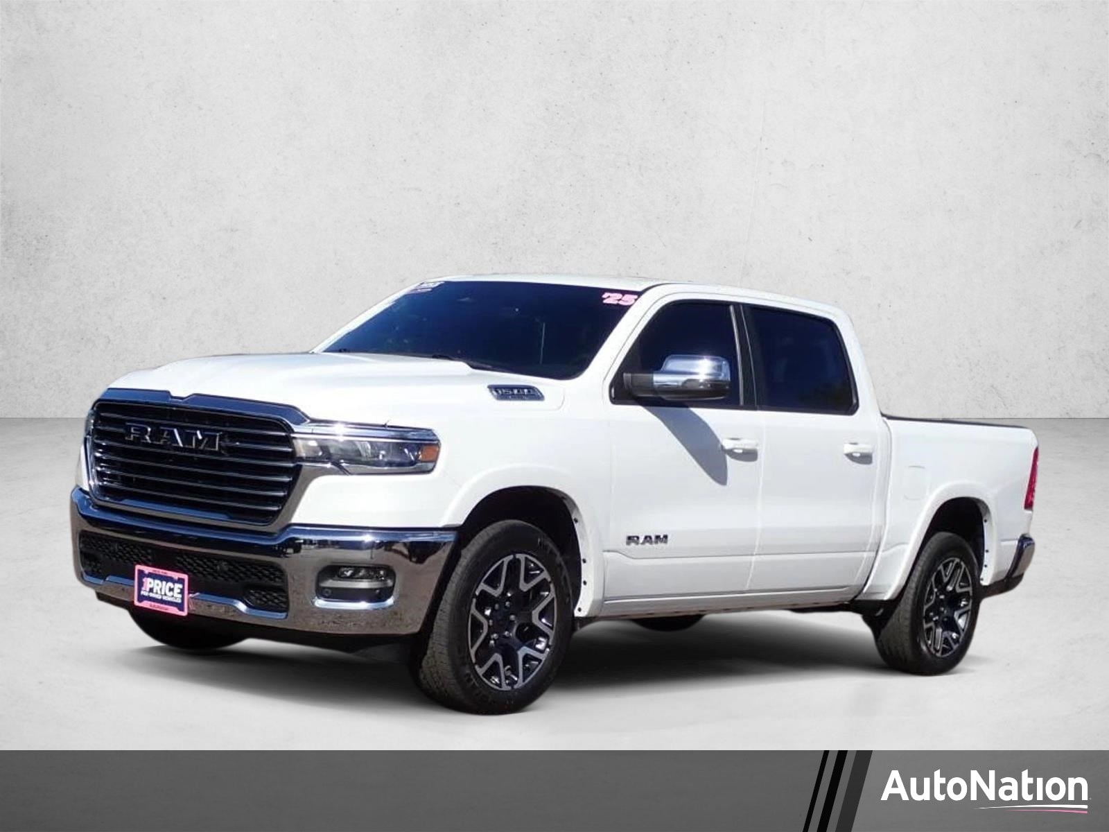2025 RAM 1500 Laramie 4x4 Crew Cab 5'7's photo