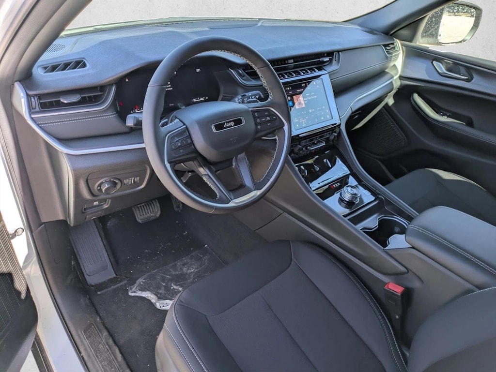 New 2026 Jeep Grand Cherokee Laredo X SUV