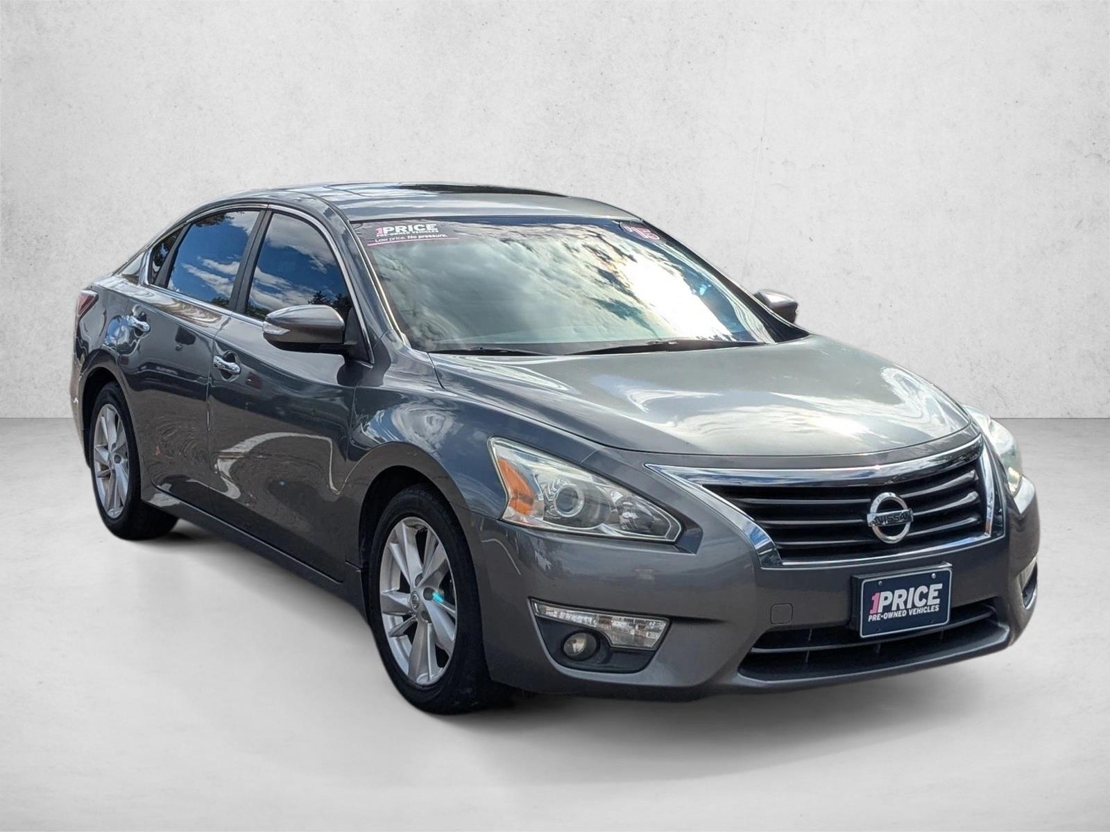 2015 Nissan Altima 2.5 SV photo 3