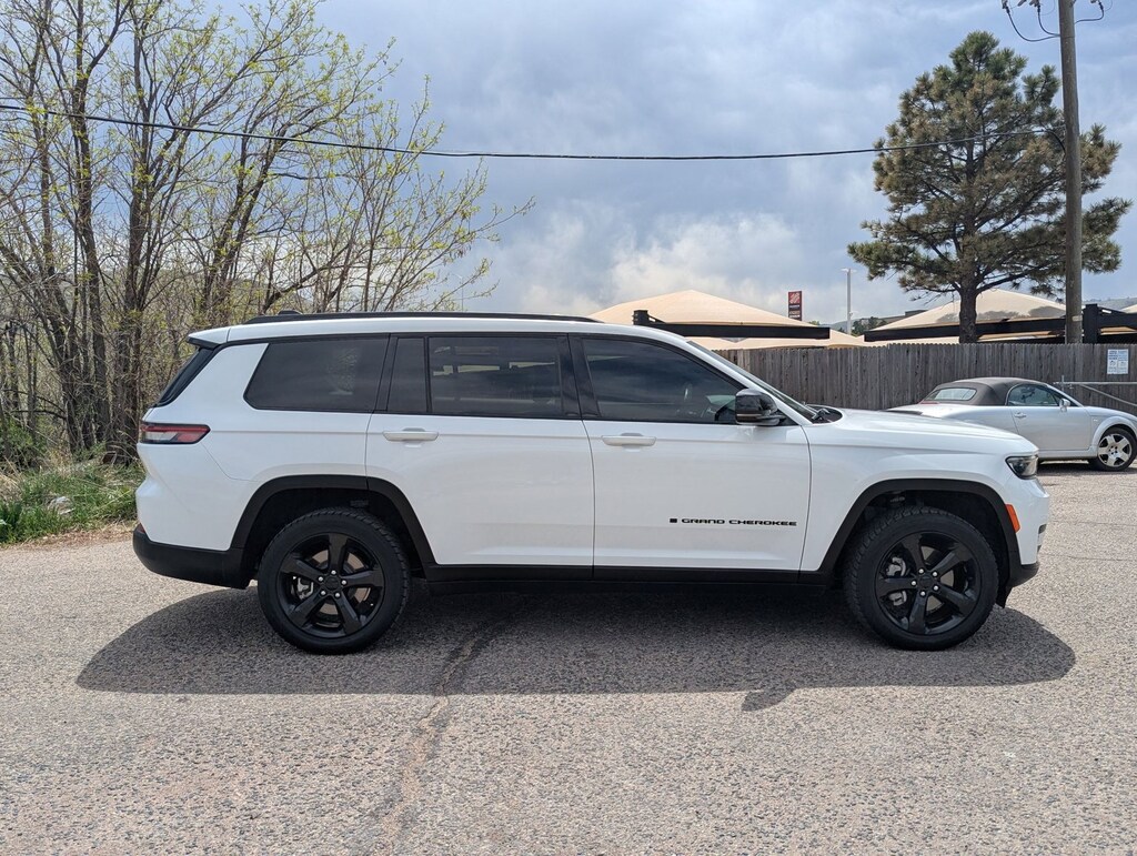 Used 2022 Jeep Grand Cherokee L Altitude Sport Utility