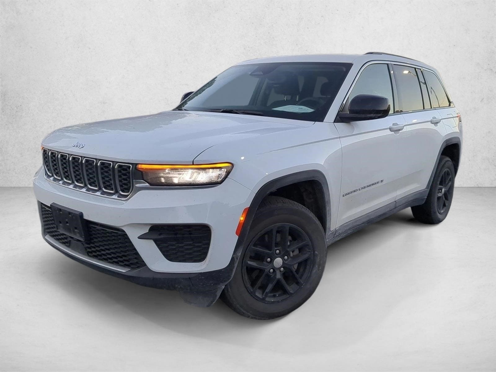 2023 Jeep Grand Cherokee Laredo's photo