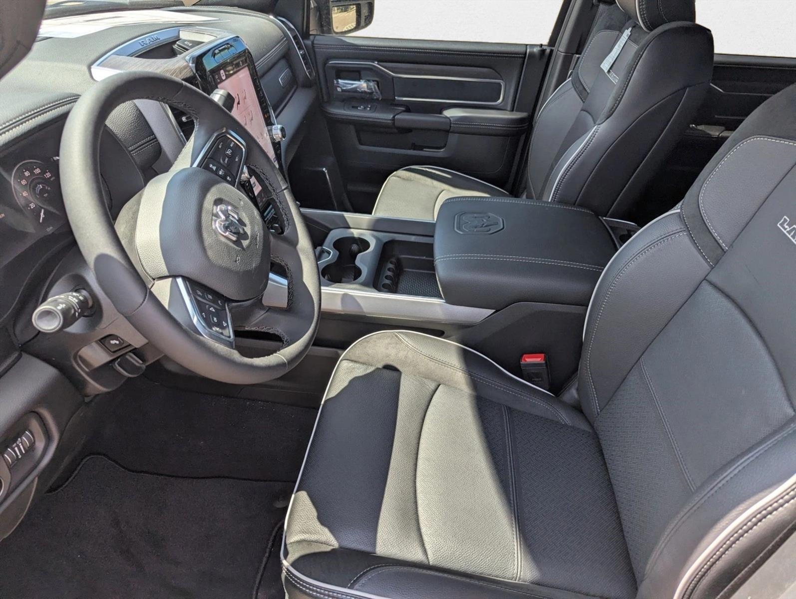 2025 Ram 2500 Laramie photo 4