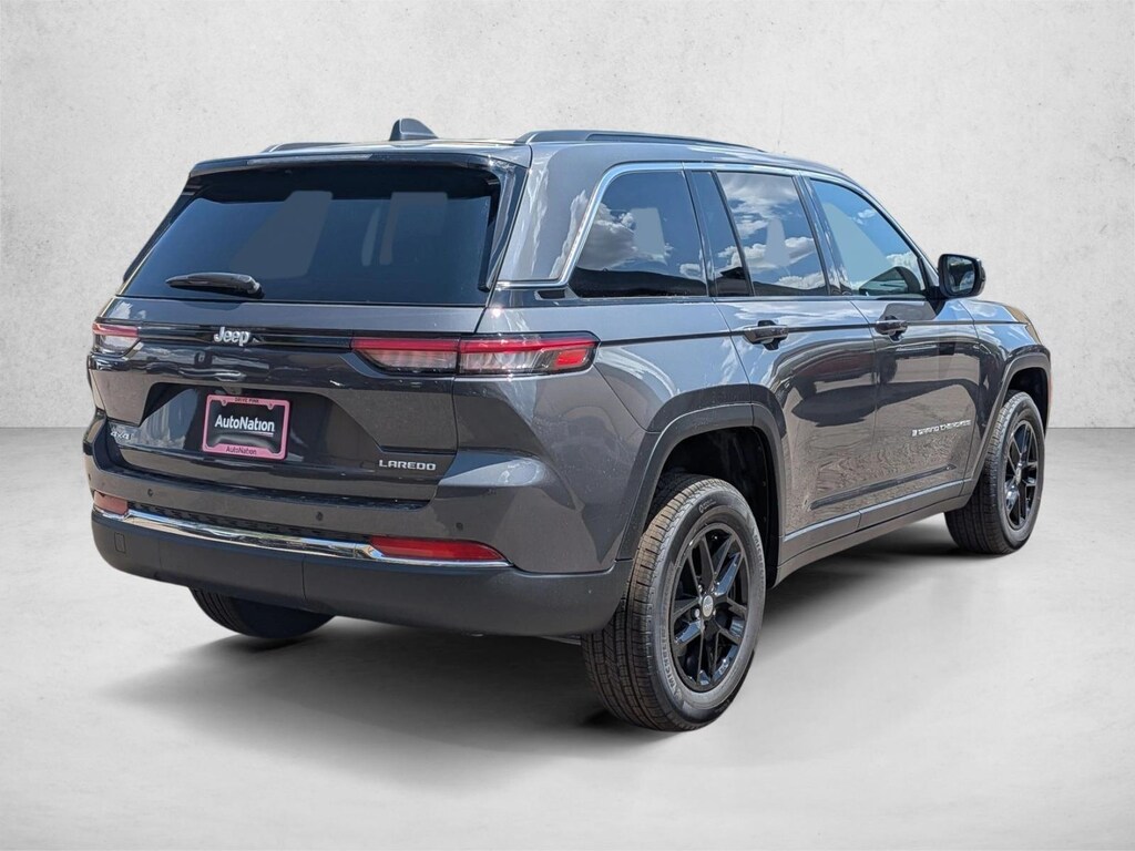 New 2026 Jeep Grand Cherokee Laredo X SUV