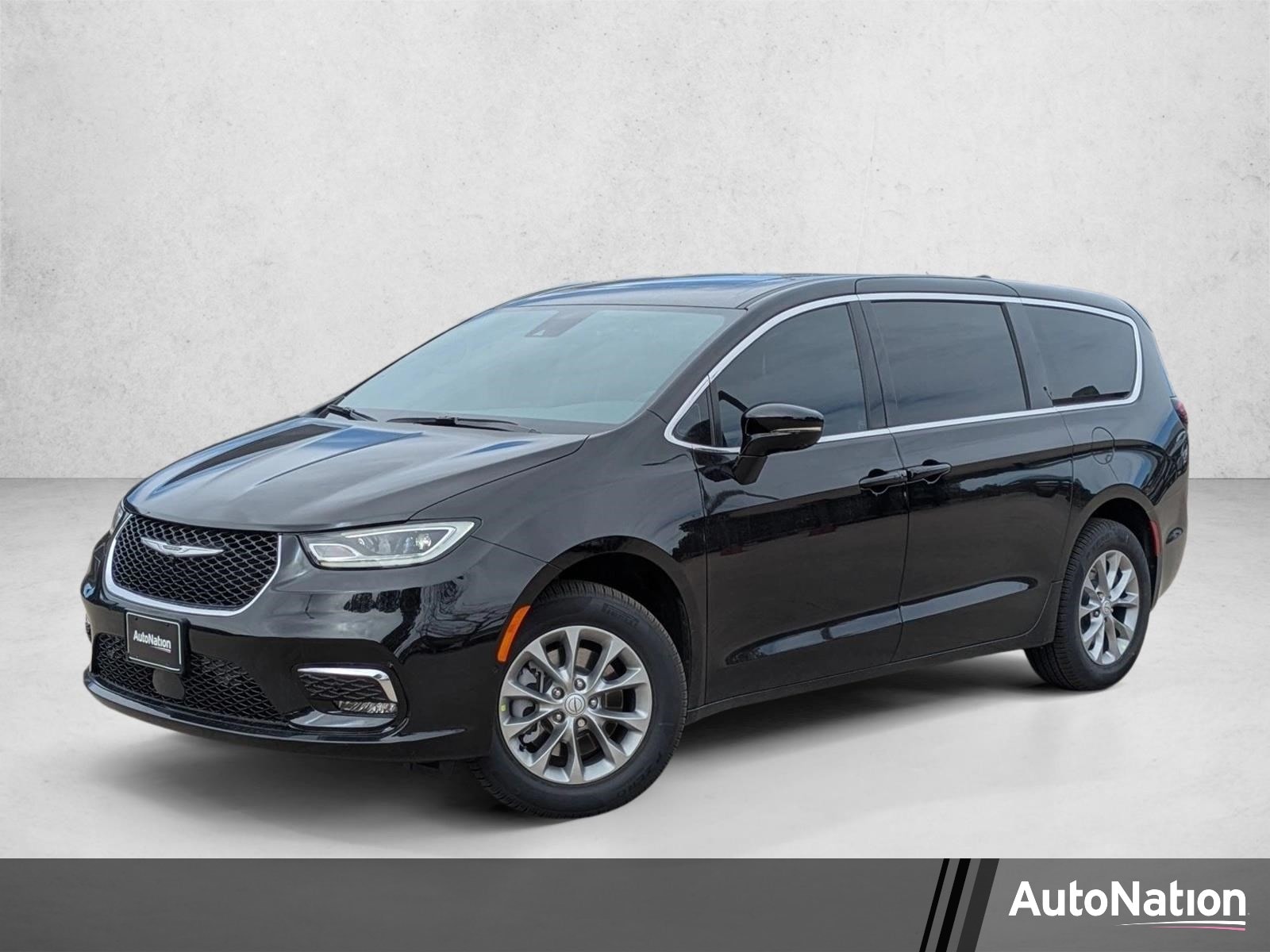2026 Chrysler Pacifica Limited AWD's photo