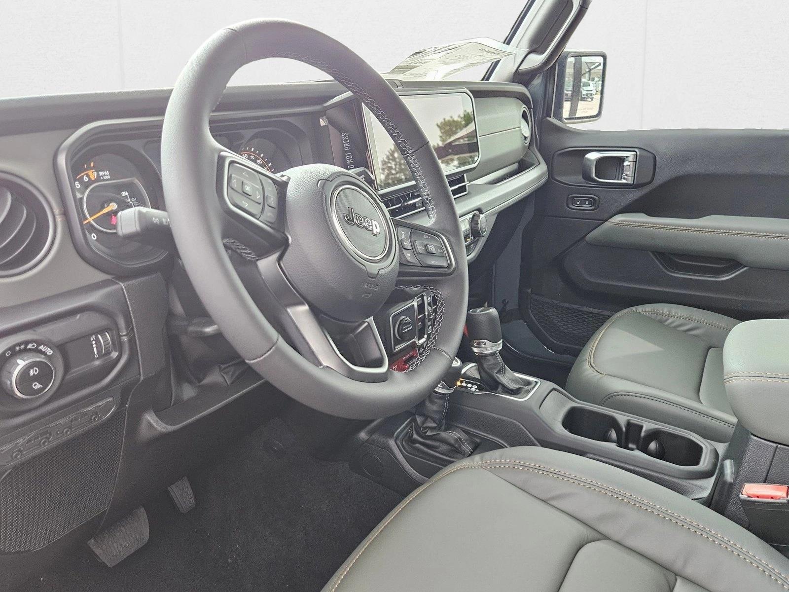 2025 Jeep Gladiator Mojave photo 3