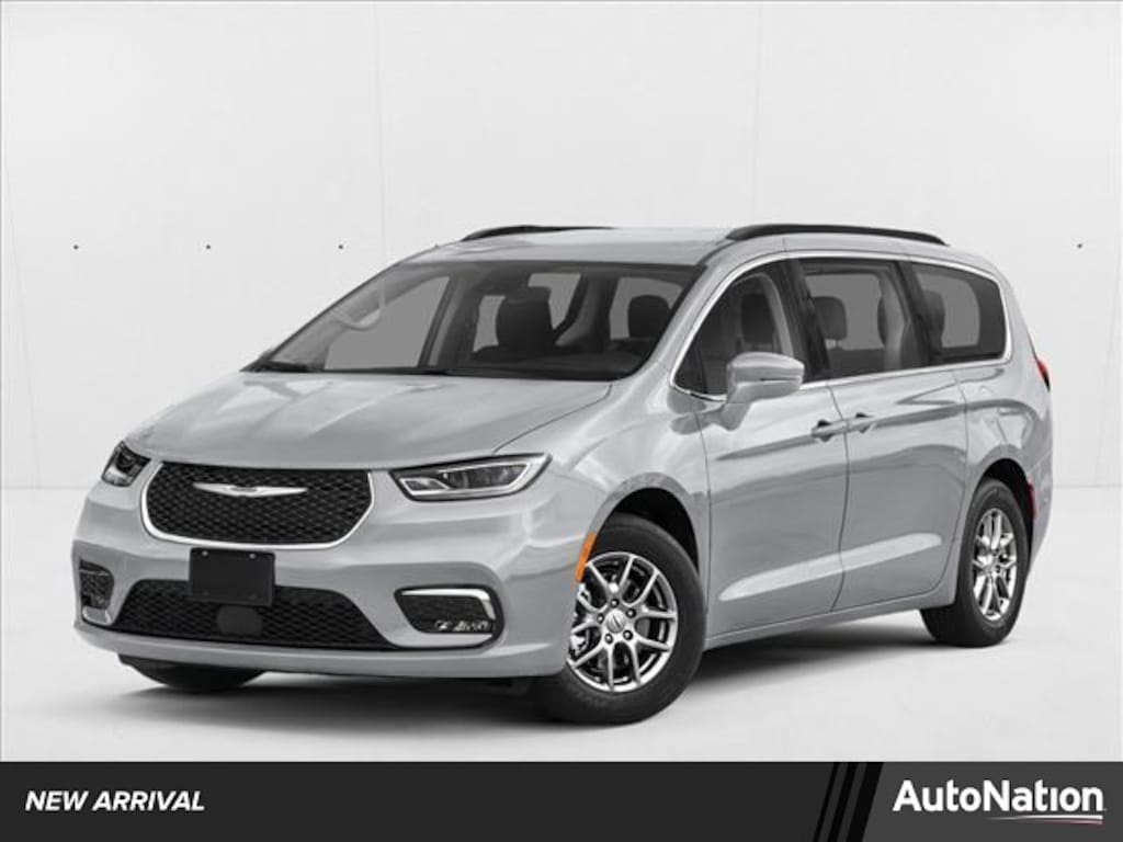 Used 2023 Chrysler Pacifica Touring L Mini-van Passenger