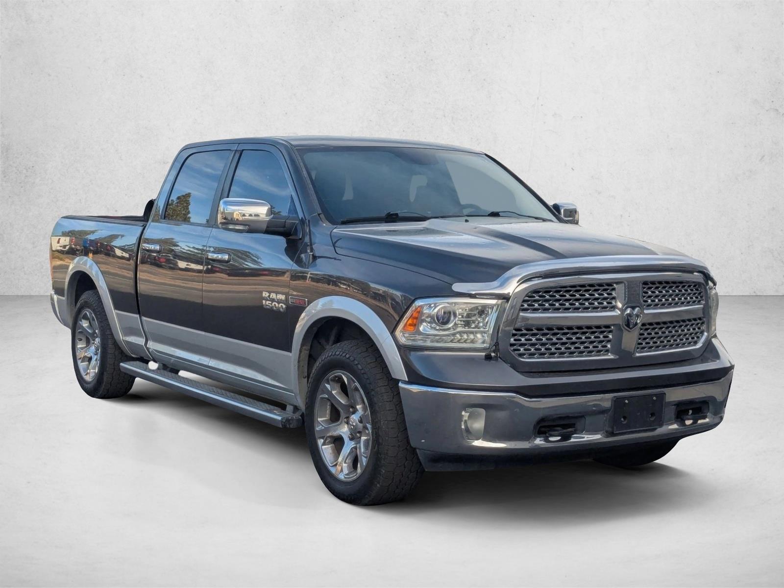 2015 Ram 1500 Laramie photo 3