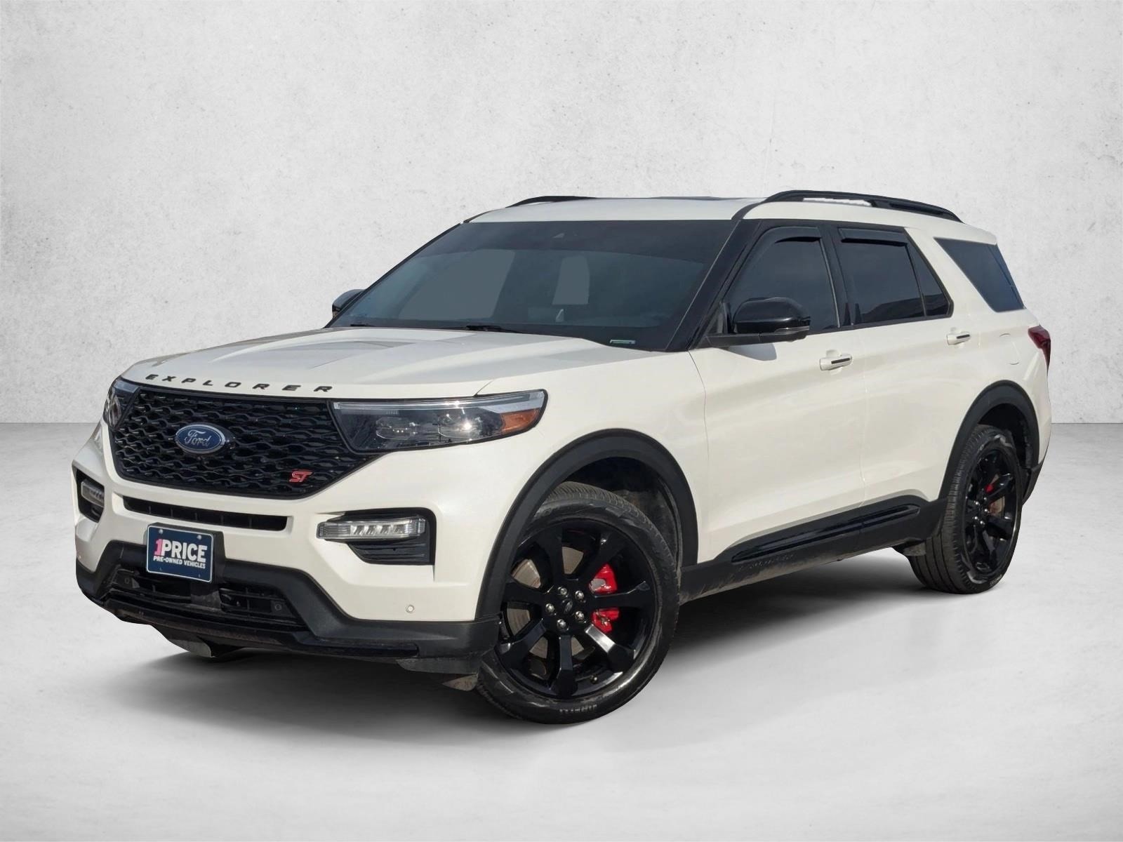 2023 Ford Explorer ST's photo