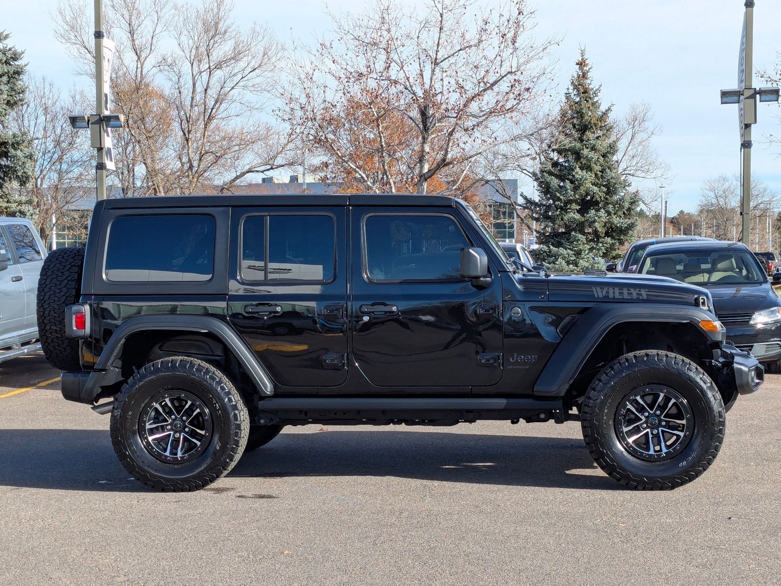 2024 Jeep Wrangler Willys photo 3