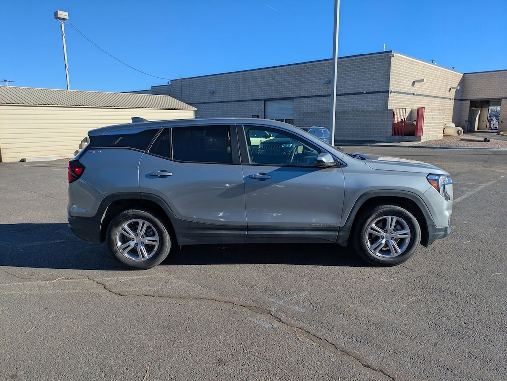 Used 2024 GMC Terrain SLE Sport Utility
