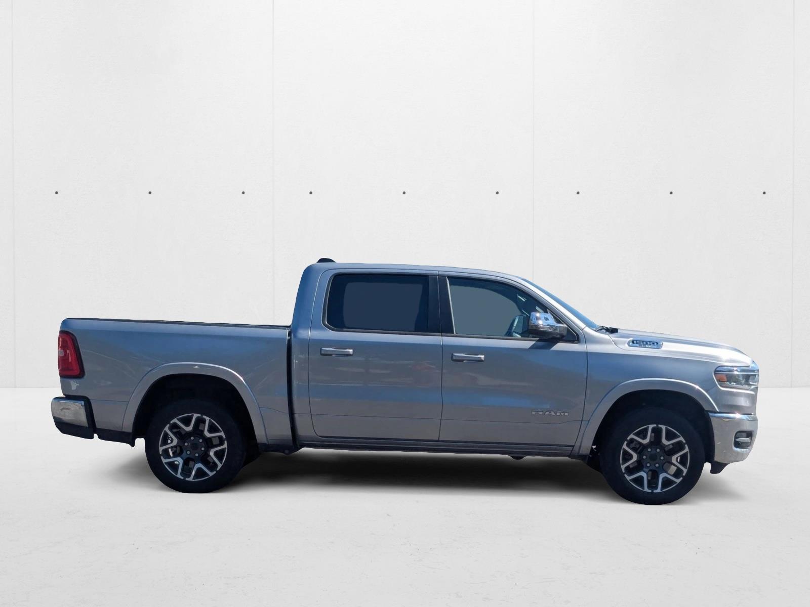 2025 Ram 1500 Laramie photo 4