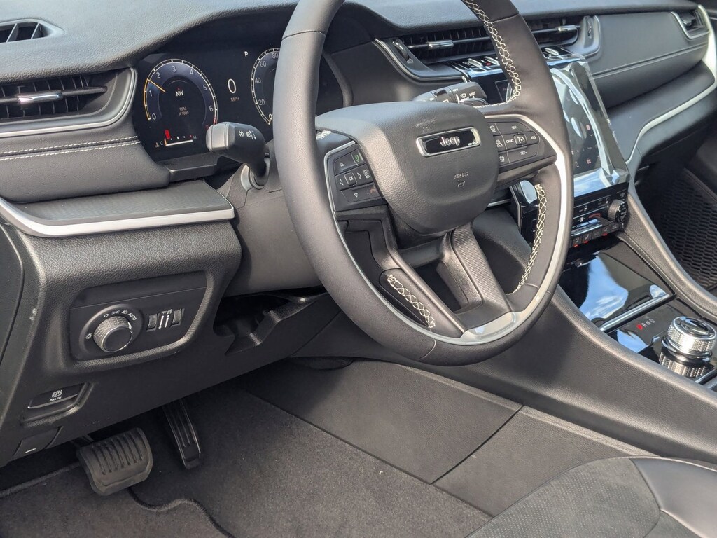 New 2025 Jeep Grand Cherokee Altitude X SUV