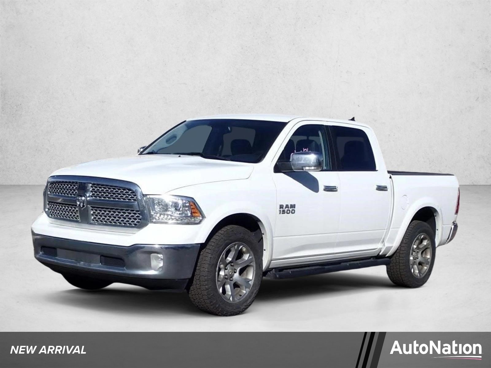 2018 RAM 1500 Laramie 4x4 Crew Cab 5'7's photo