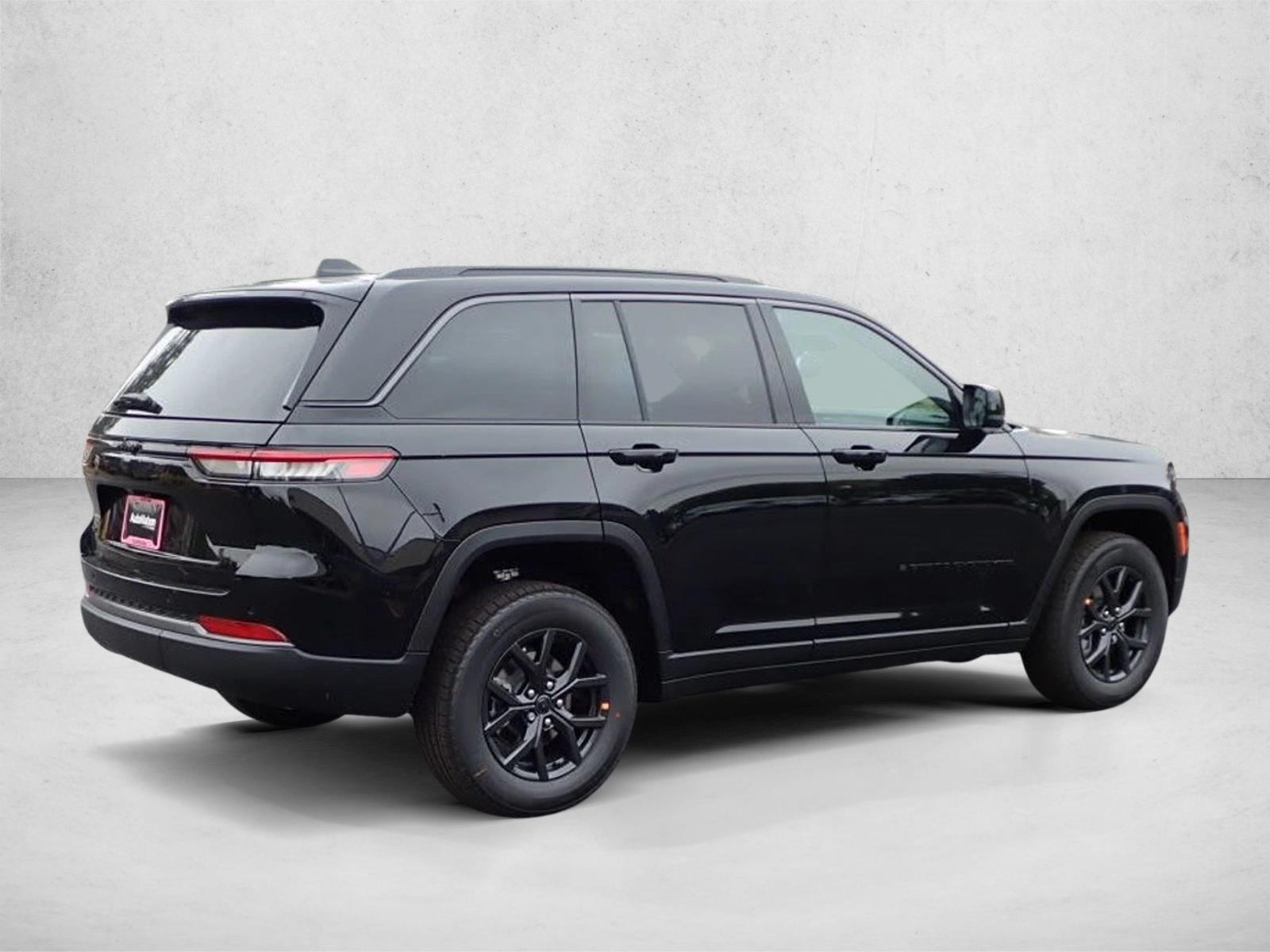New 2027 Jeep Grand Cherokee 2 Row Laredo Altitude SUV