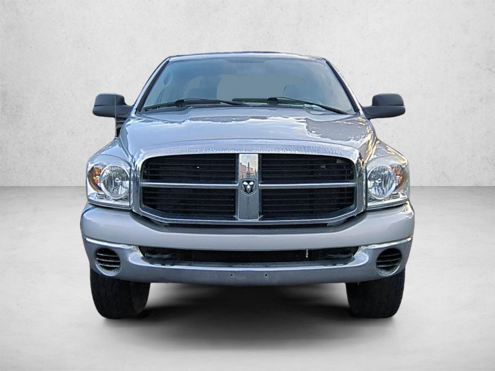 2007 Dodge Ram SLT photo 2