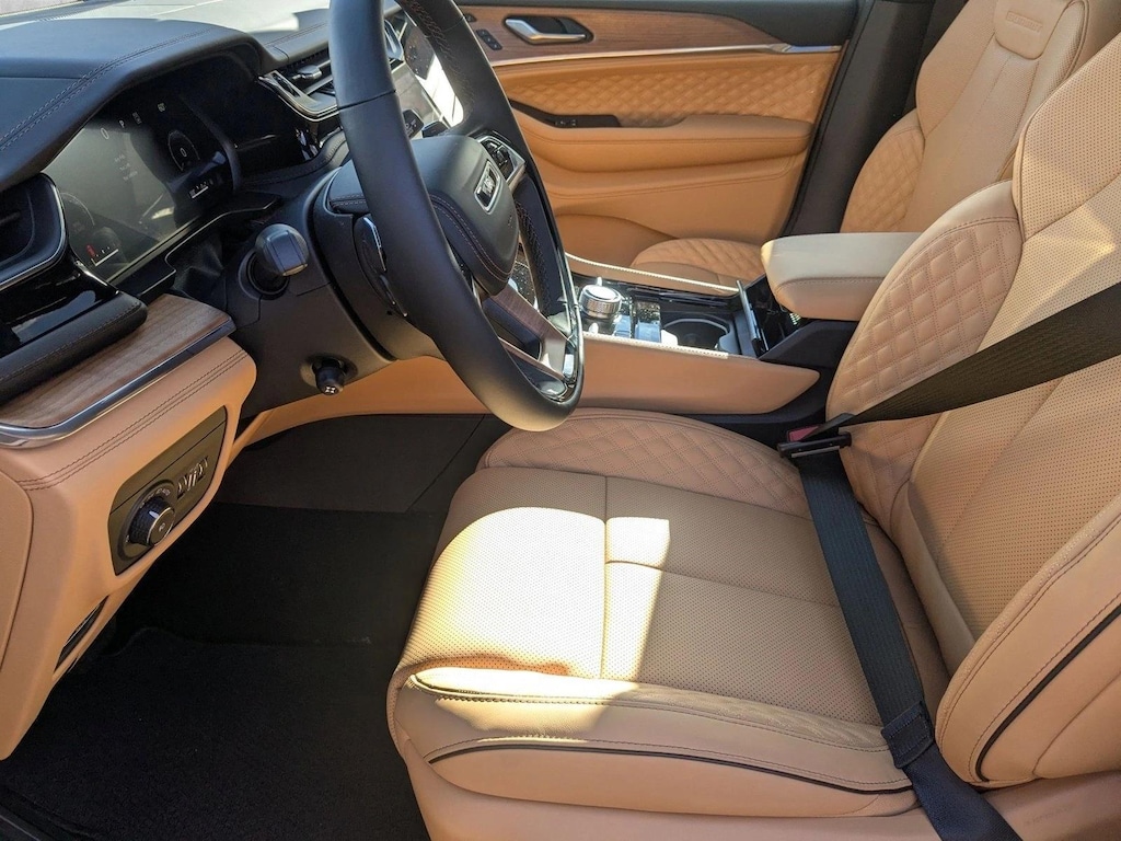 New 2025 Jeep Grand Cherokee Summit Reserve SUV