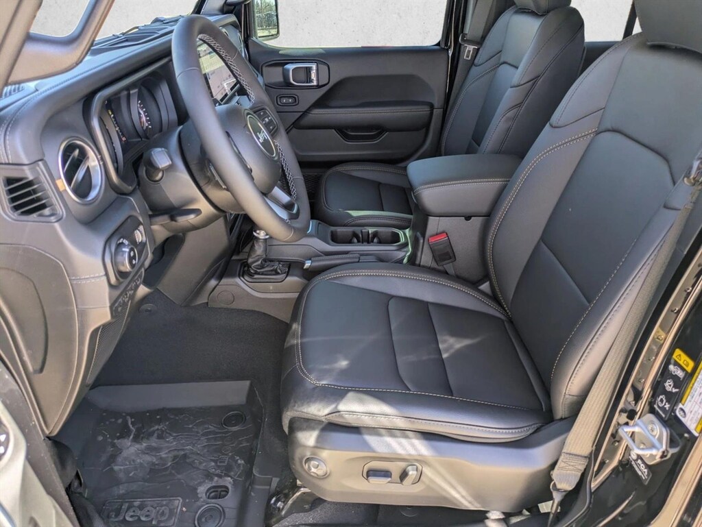 New 2026 Jeep Gladiator Sahara Truck Crew Cab