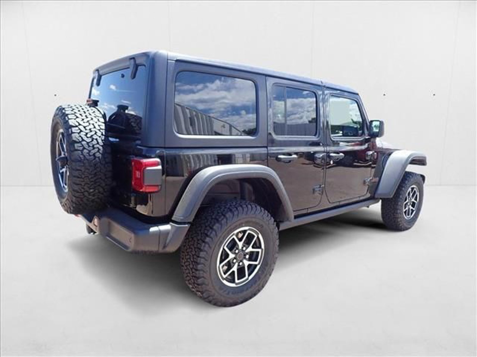 2025 Jeep Wrangler Rubicon photo 4