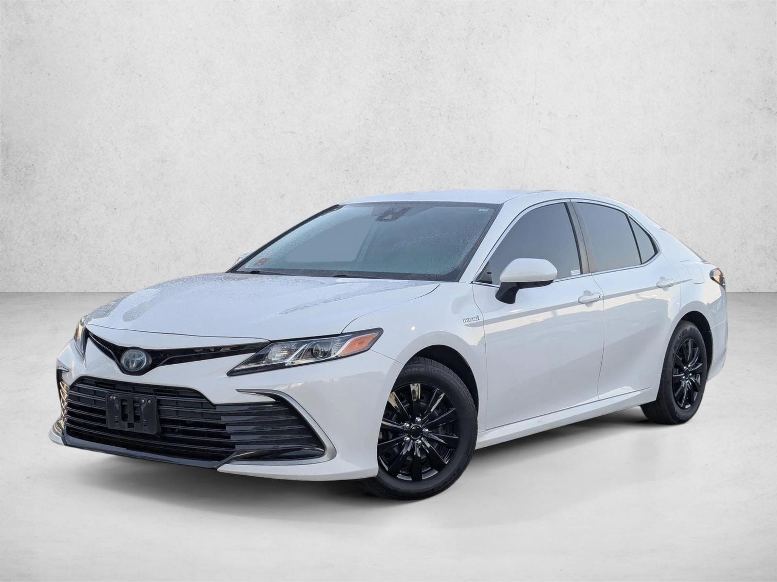 2021 Toyota Camry LE's photo