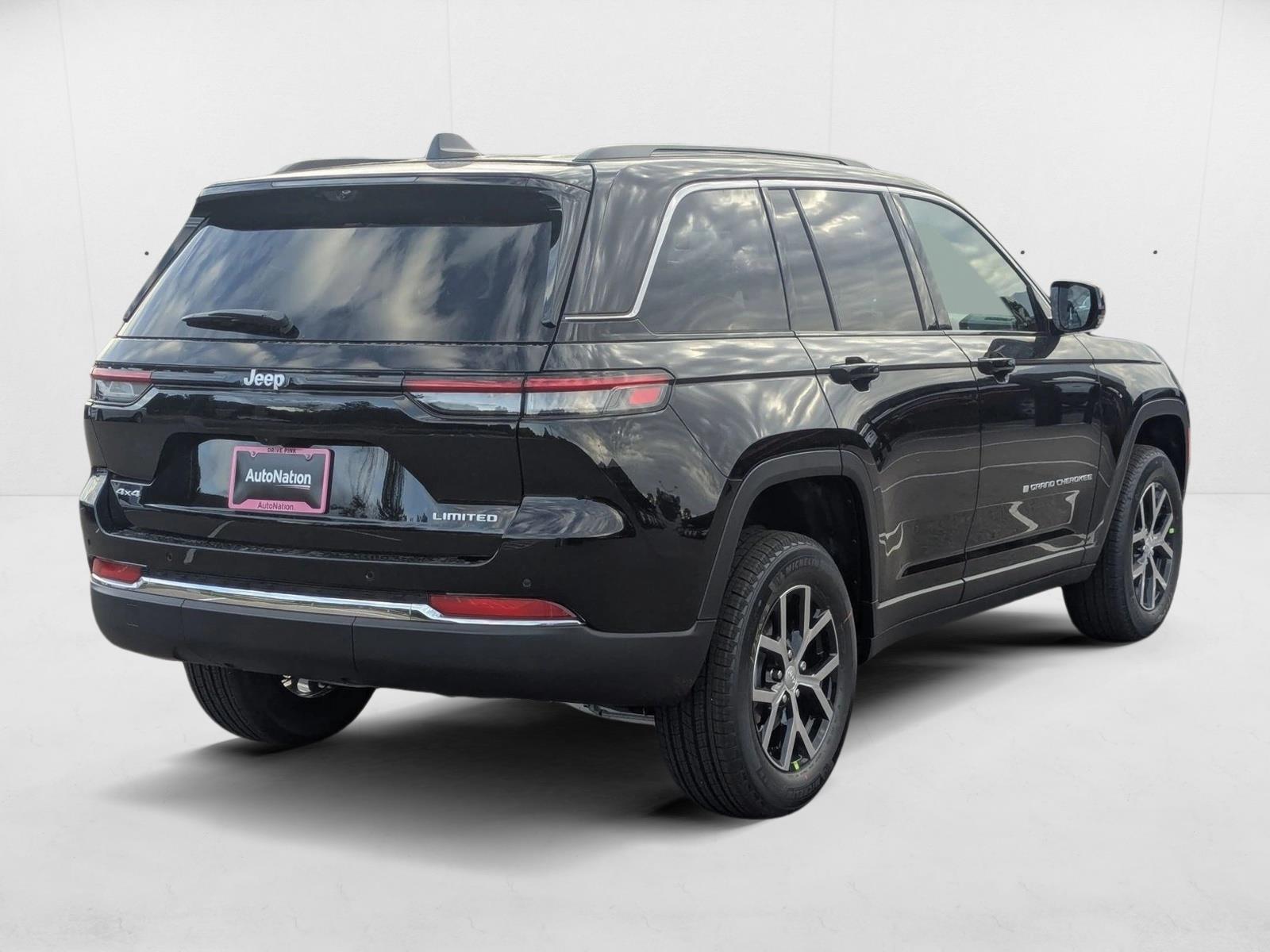 2025 Jeep Grand Cherokee Limited photo 2