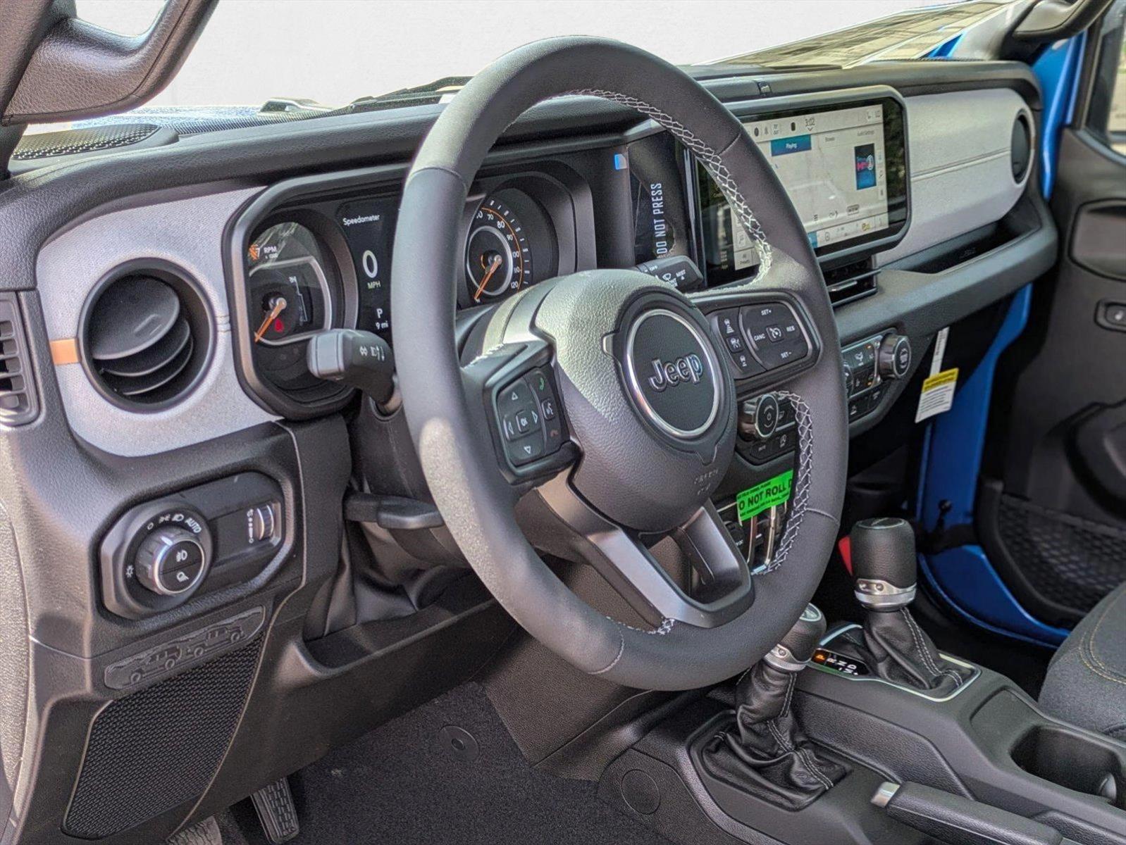 2025 Jeep Gladiator Willys photo 3