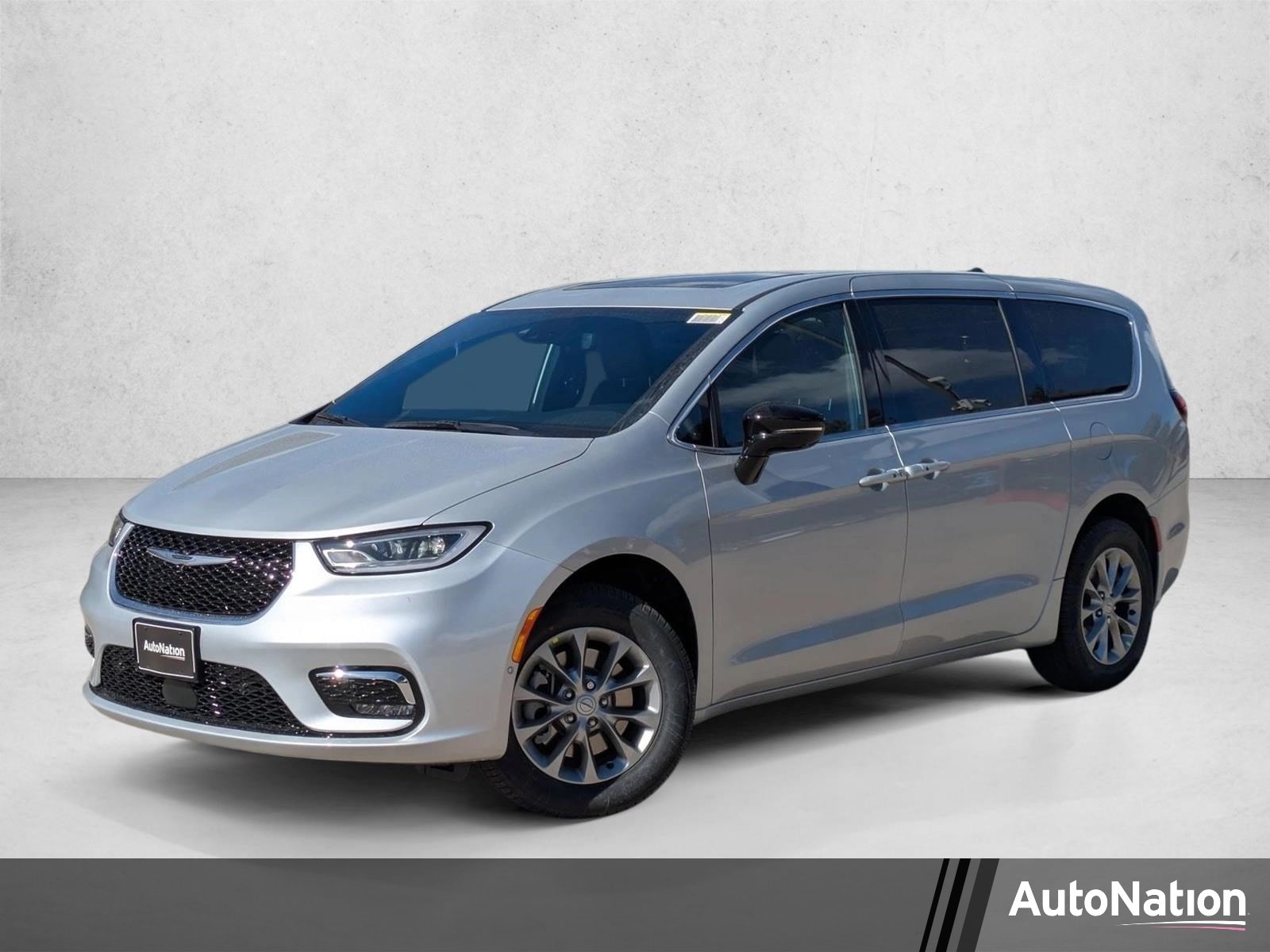2026 Chrysler Pacifica Limited AWD's photo