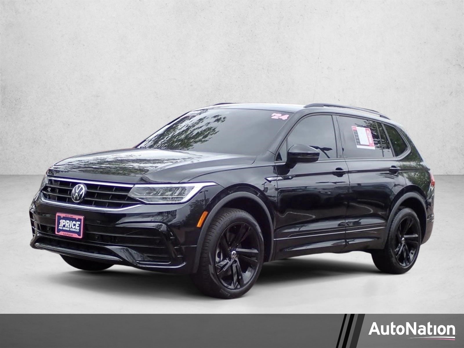 2024 Volkswagen Tiguan 2.0T SE R-Line Black 4Motion's photo