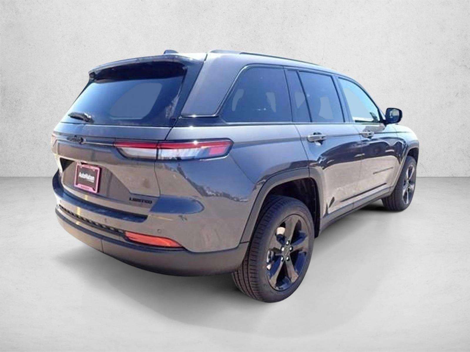 2025 Jeep Grand Cherokee Limited photo 4
