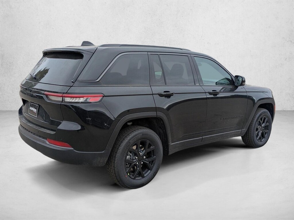 New 2026 Jeep Grand Cherokee Laredo Altitude SUV