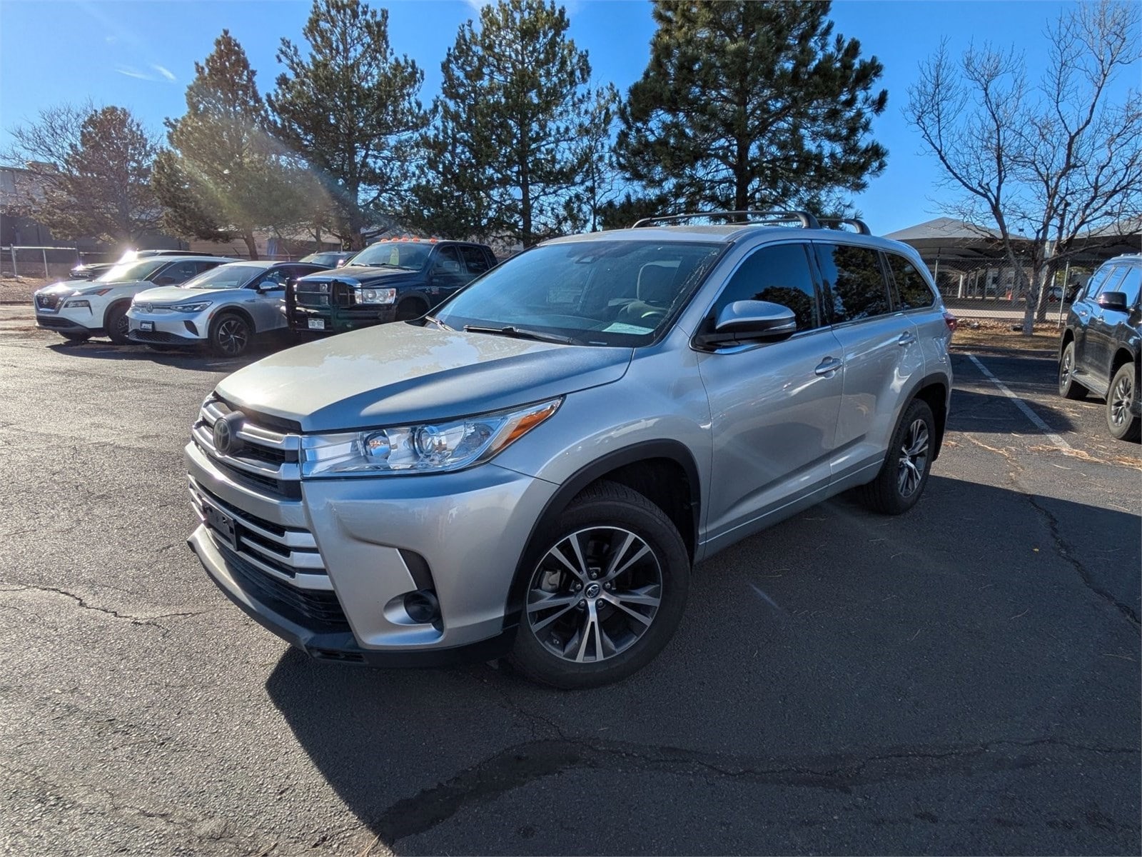2018 Toyota Highlander LE's photo