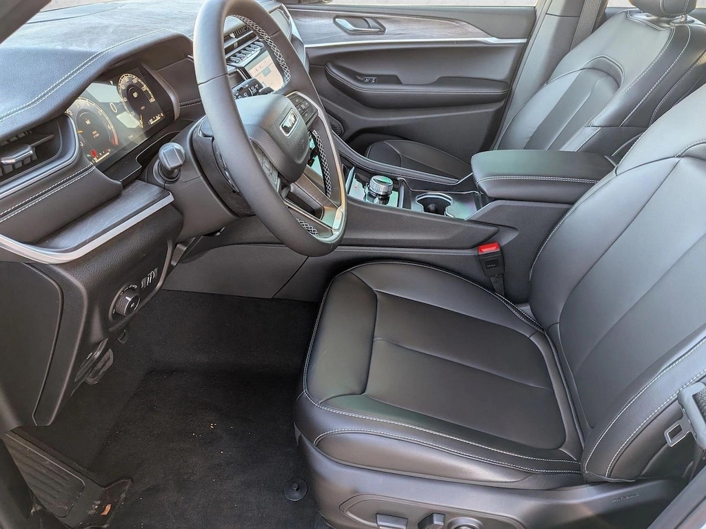 New 2025 Jeep Grand Cherokee Limited SUV