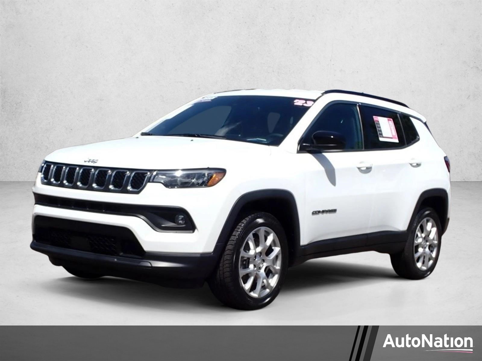 2023 Jeep Compass Latitude Lux 4X4's photo