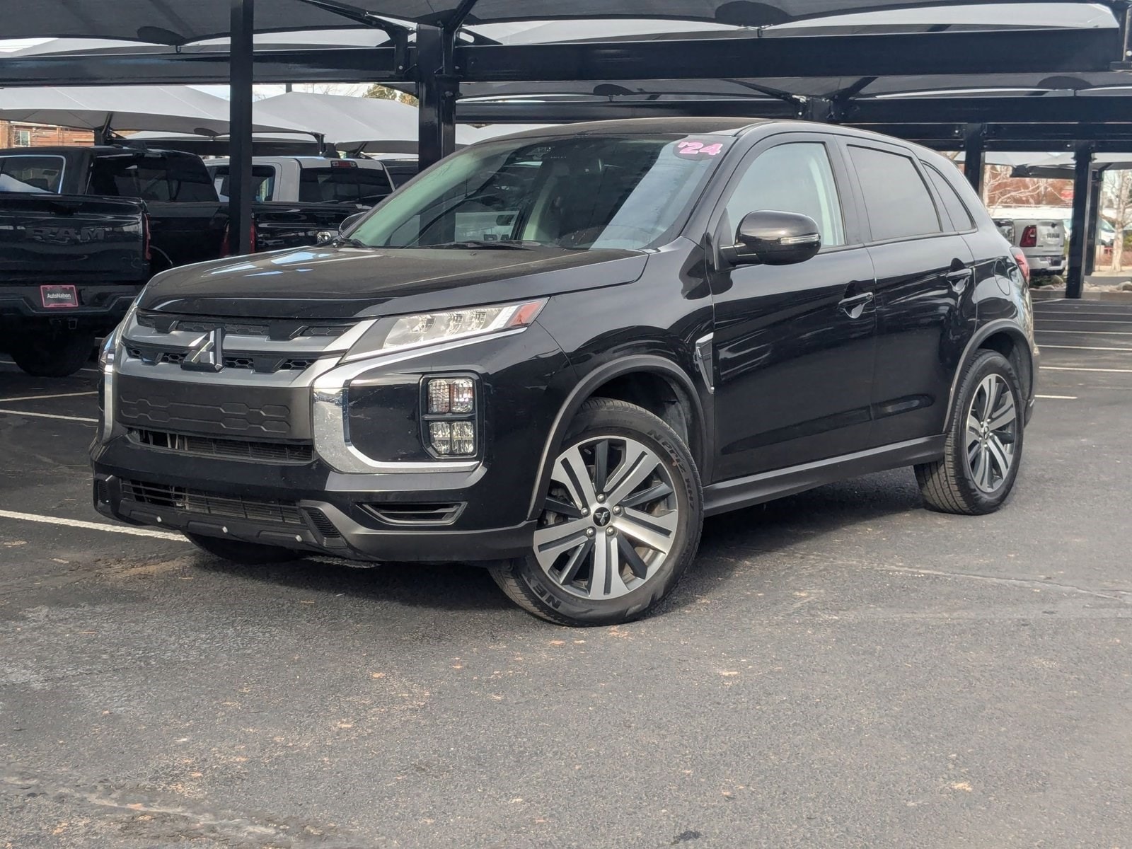 2024 Mitsubishi Outlander Sport SE's photo