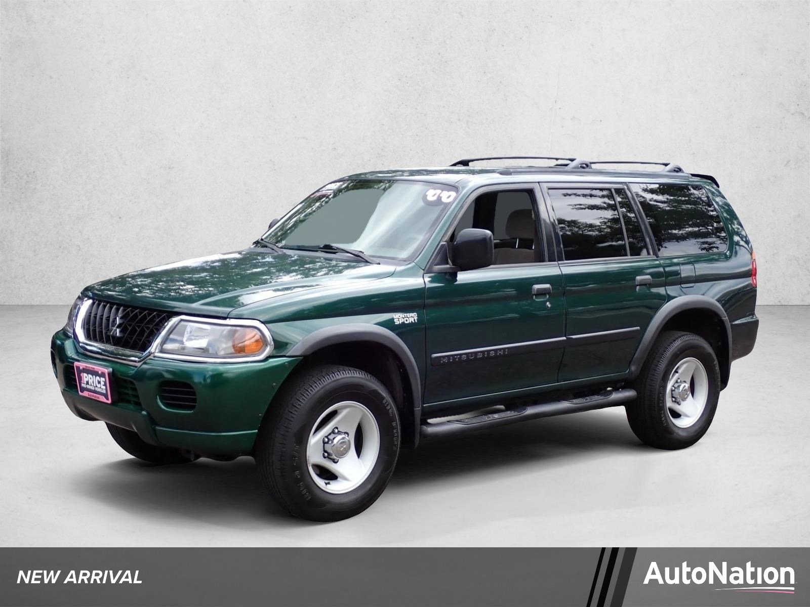 2000 Mitsubishi Montero Sport XLS's photo